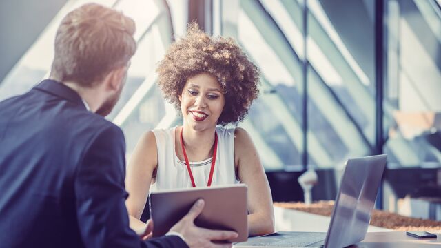 Advisory meeting in office - small